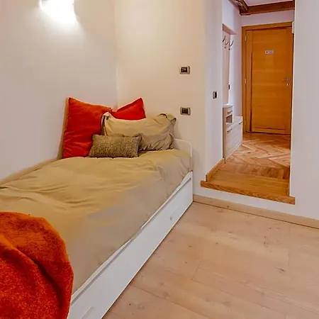 White Moon Bed & Breakfast 3*