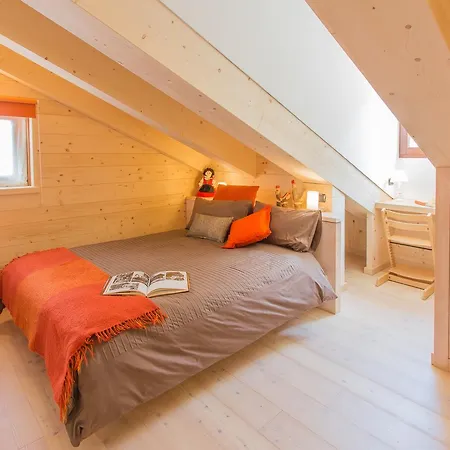 White Moon לינה וארוחת בוקר 3*